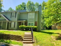 Building Photo - 3908 Briarhill Dr