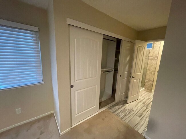 Building Photo - Central Davis Home