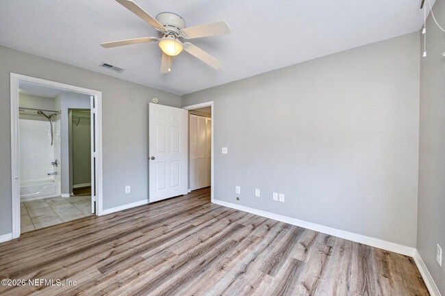 Building Photo - 13703 Richmond Park Dr N