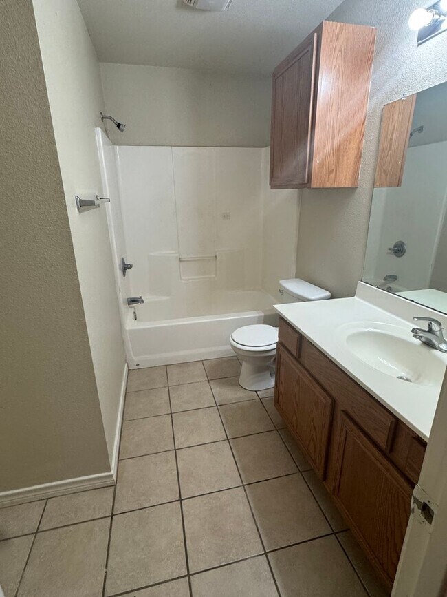 Building Photo - 1208 N Bangor Ave