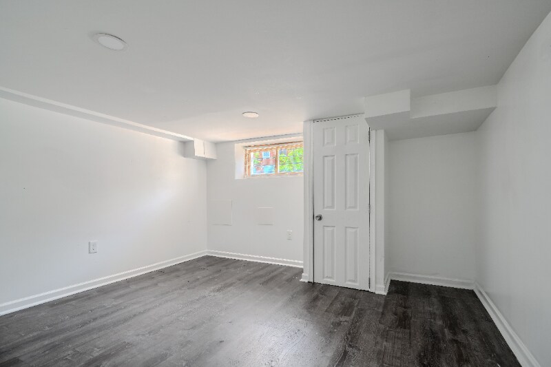 Building Photo - 709 N Linwood Ave