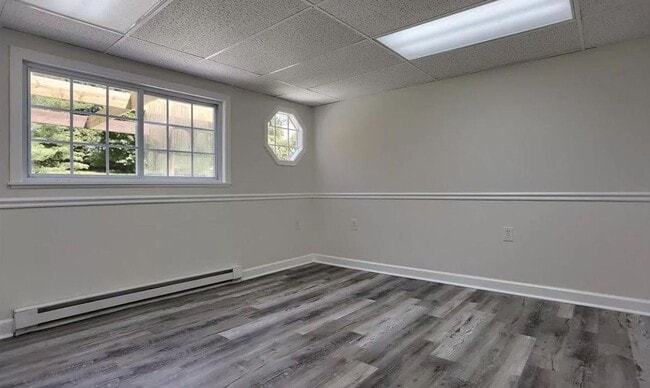 Building Photo - 1140 Loop Dr