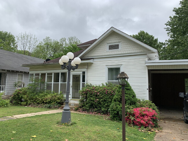 Building Photo - Charming 3 Bed, 2 Bath Jonesboro Rental with 1860 Sq Ft - Don't Miss Out!