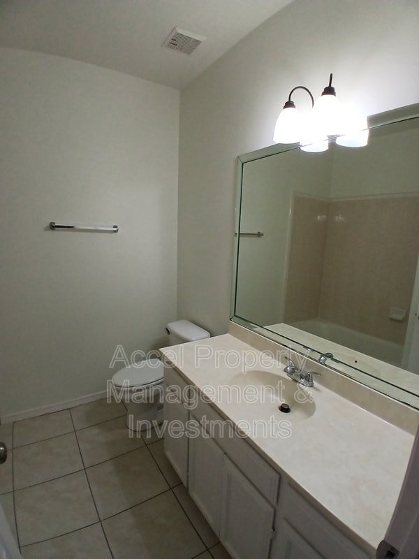 Building Photo - 128 San Jacinto St