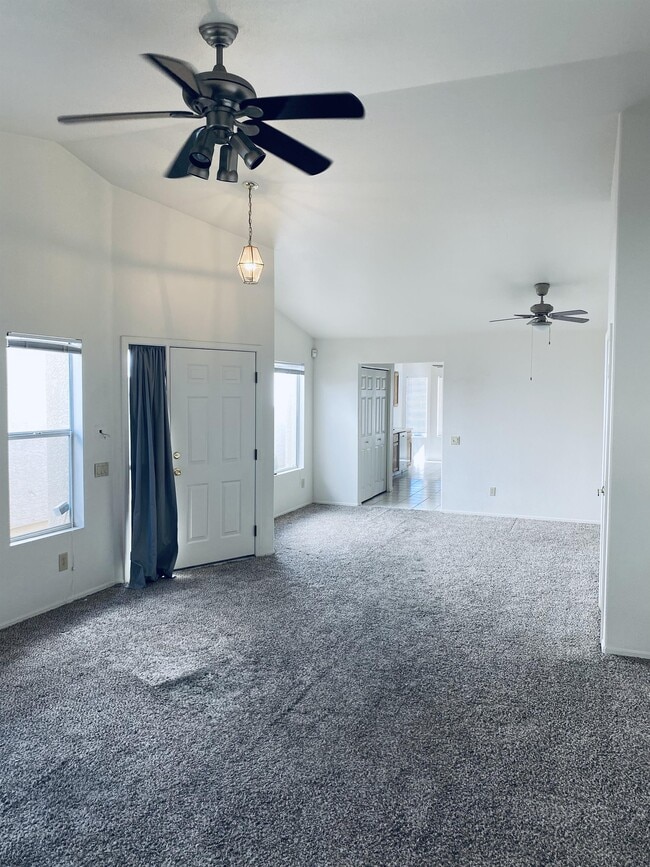 Primary Photo - 2964-P2964 W Laquila Aerie