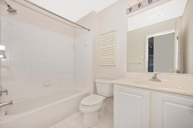 Building Photo - *Open House* 6/20 12-1 PM *