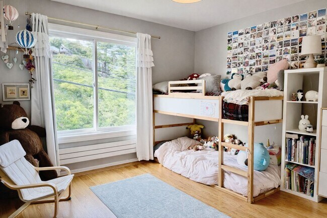 Building Photo - 3BR/2BA | Unobstructed Panoramic Views | Live Above the Fog | Intentional Living
