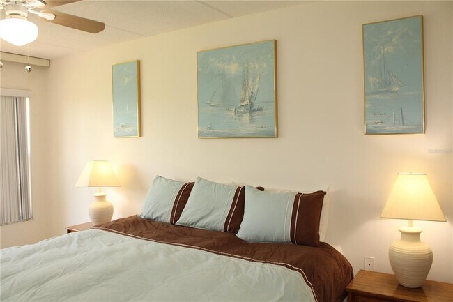 Building Photo - 3810 Gulf of Mexico Dr