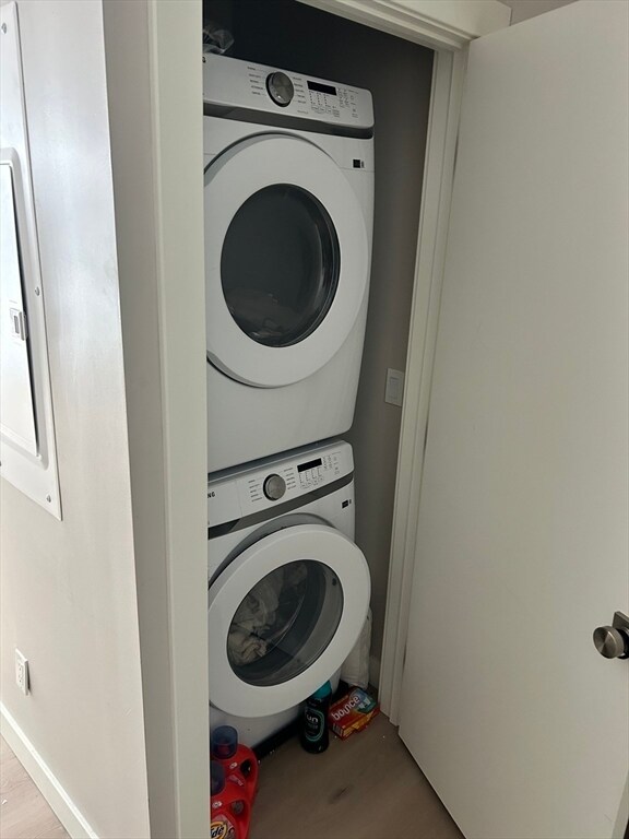 Building Photo - 400 W Broadway