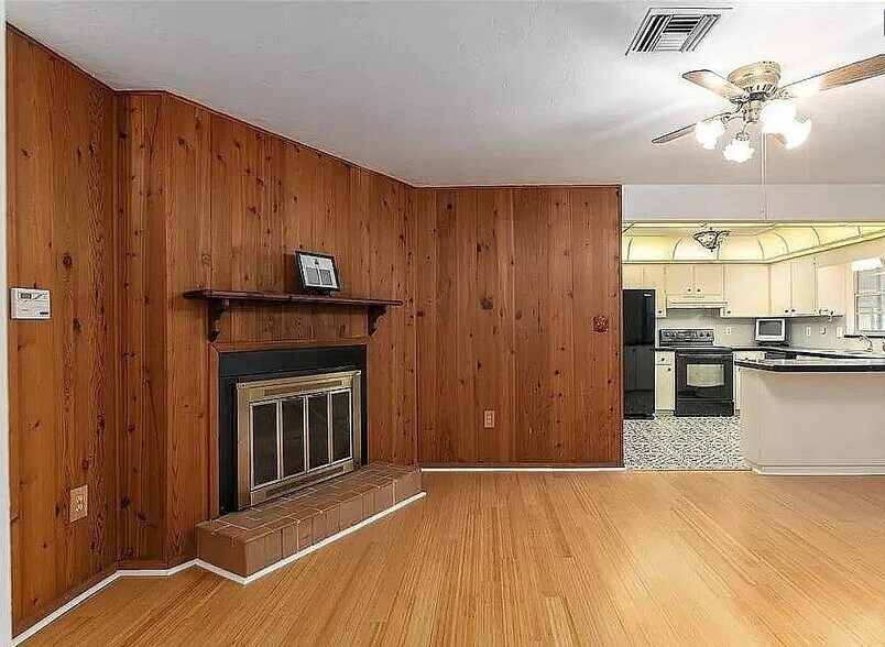 Building Photo - 4510 NW 31st Ave