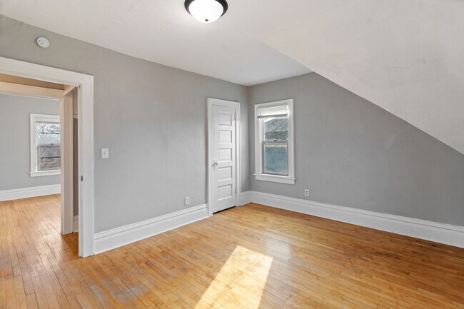 Building Photo - 1715 N Upton Ave