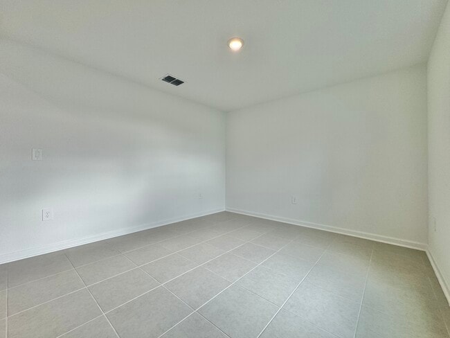 Building Photo - 3083 Totem Rd