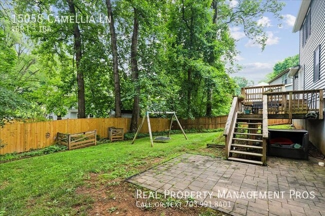 Building Photo - 15058 Camellia Ln