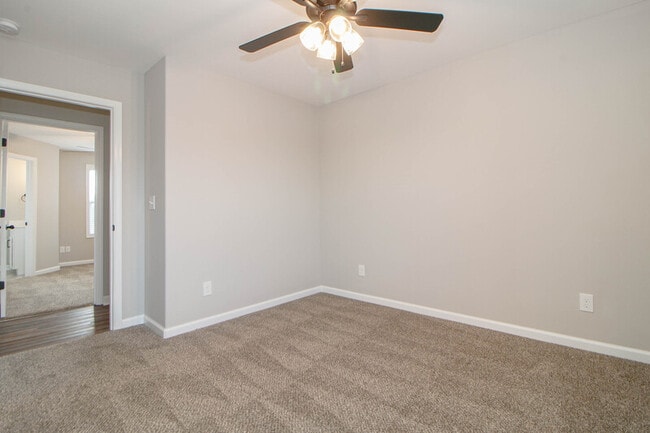 Building Photo - 1115-E2 Hillwood Drive