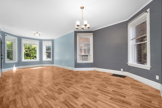 Building Photo - 3648 N Bell Ave