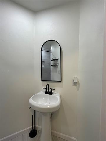 Building Photo - 1129 Scenic Dr