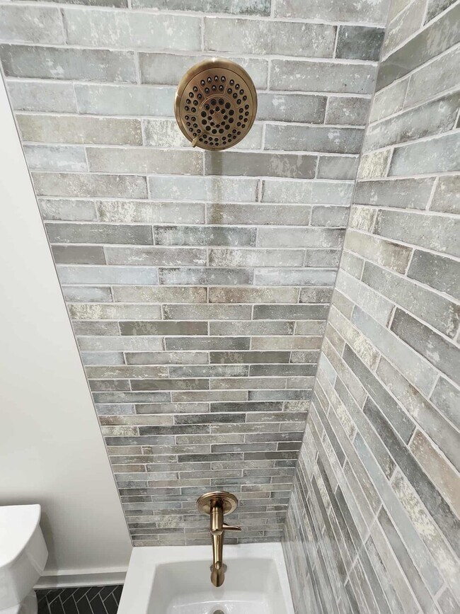 Building Photo - 6321 S Eberhart Ave