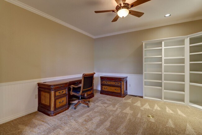 Building Photo - Incredible Home with Lake Views!