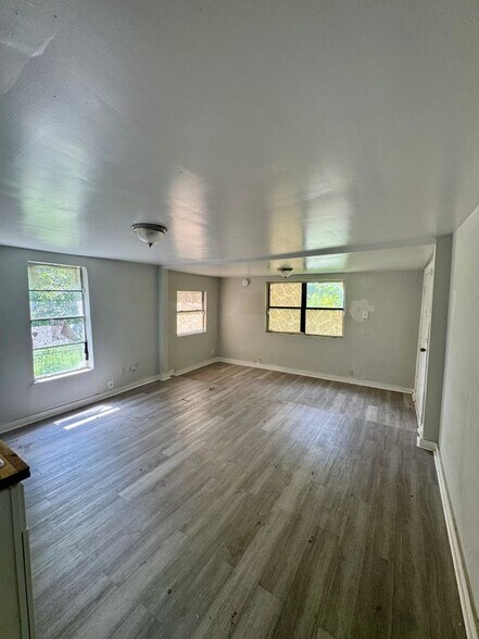 Building Photo - 1760 Audubon St