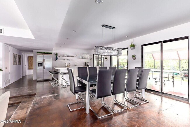 Building Photo - 5002 N 38th Pl