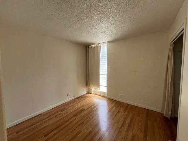 Building Photo - Ward Villa - Secured building 2 bedrooms, ...