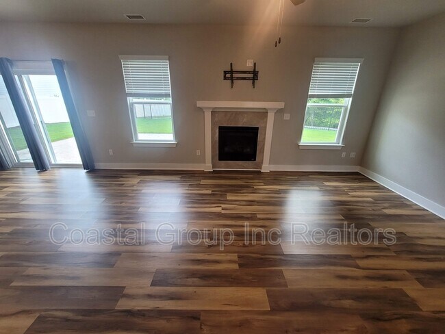 Building Photo - 1233 Auburn Hill Dr
