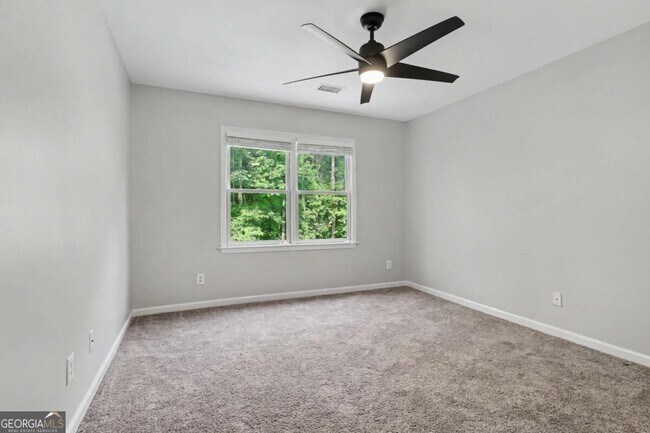 Building Photo - 205 Woodcreek Ln
