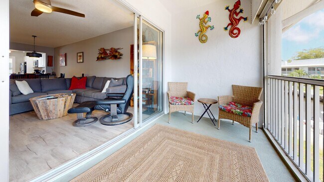 Building Photo - 1856 SW Palm City Rd