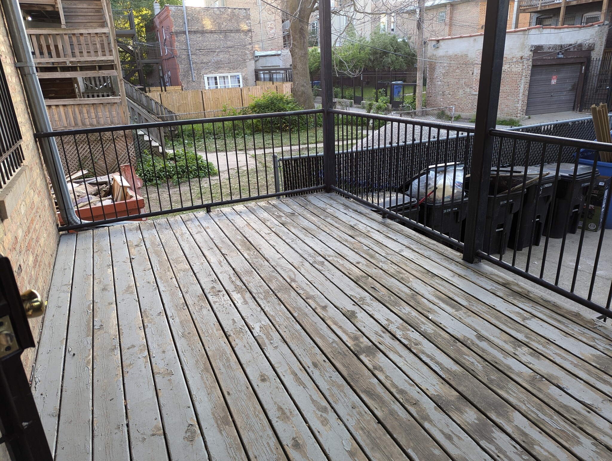 Private Back Deck - 3212 W Warren Blvd