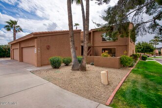 Building Photo - 13263 N Vandalia Dr