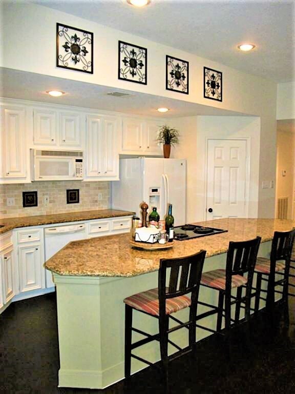 Building Photo - 435 N Rivershire Dr