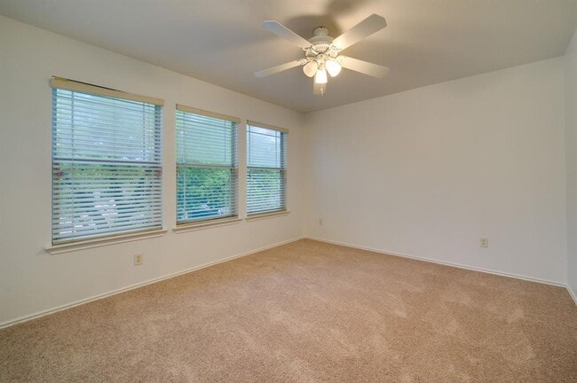 Building Photo - 1112 Sundrop Pl
