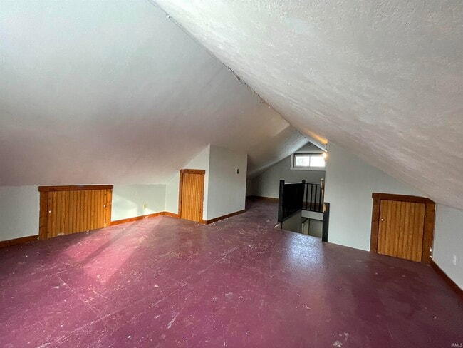 Building Photo - 521 W Wylie St