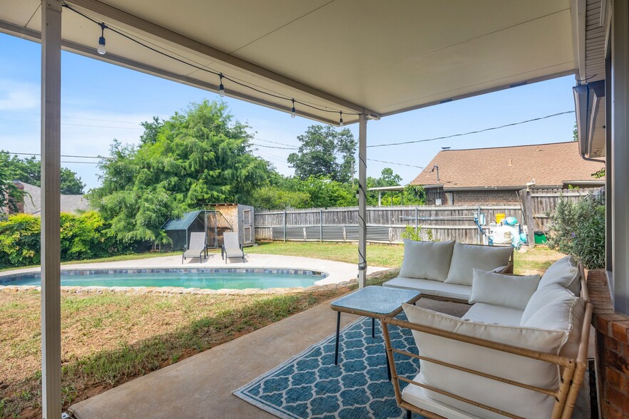 Building Photo - 901 Rockwall Dr