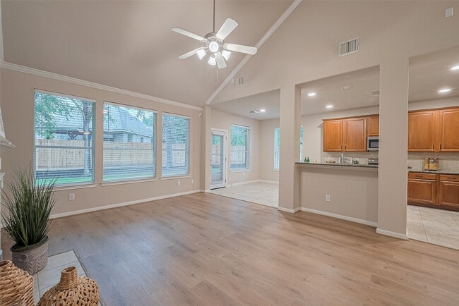 Building Photo - 23 Red Adler Pl