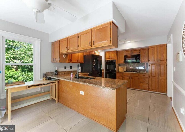 Building Photo - 12153 Abbey Glen Ct