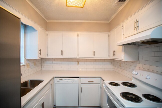 Building Photo - 307 Trumpler St