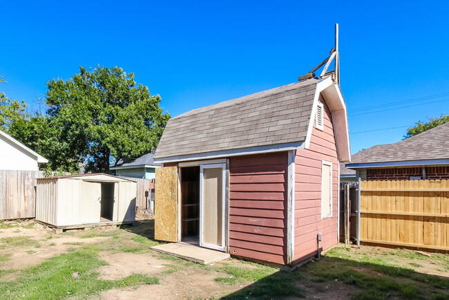 Building Photo - 5221 Tartan Cir