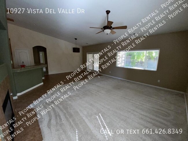 Building Photo - 10927 Vista Del Valle Dr