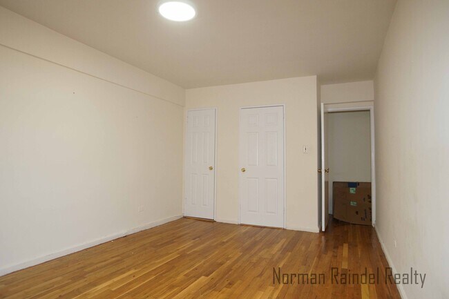 Building Photo - 1745 E 12th St