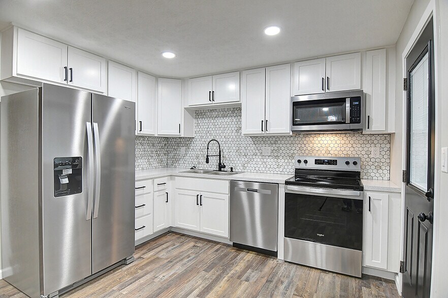 Building Photo - 1204 S Main St