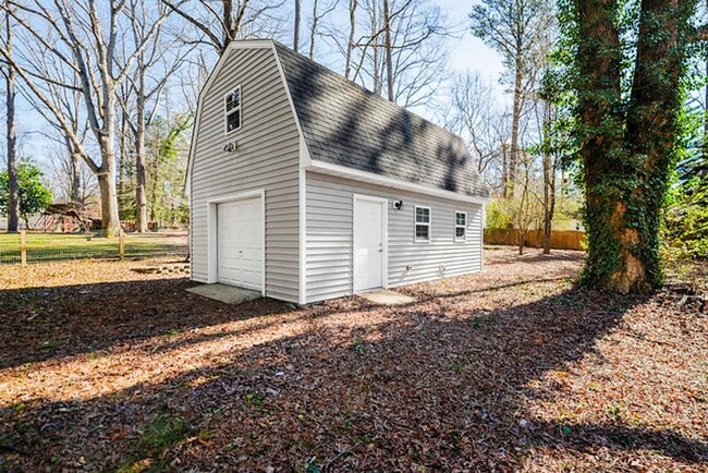 Building Photo - Beautiful Home Near Pony Pasture!