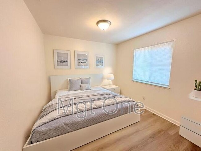 Building Photo - 13552 Poppy Pl