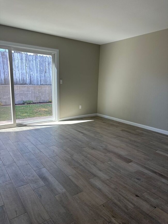 Building Photo - Prestigious Newhall Cul-de-Sac Home – Single Story 3 Bedroom + 2 Bath!