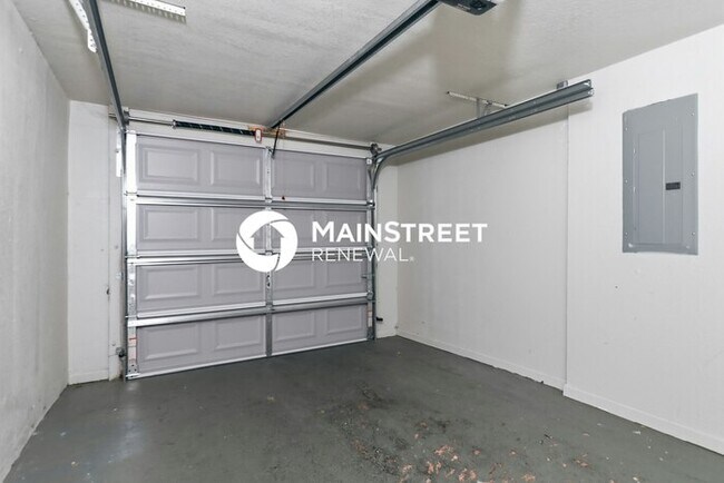 Building Photo - 3 Bedroom Pet-Friendly Home in Port Richey, FL with Main Street Renewal