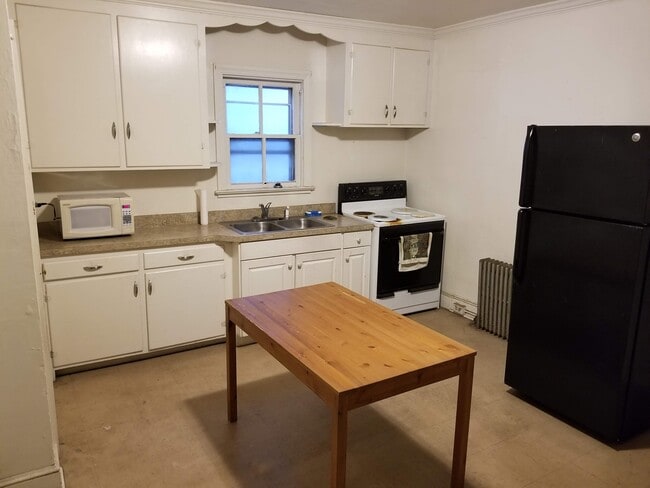 Building Photo - 982 Wayne Ave