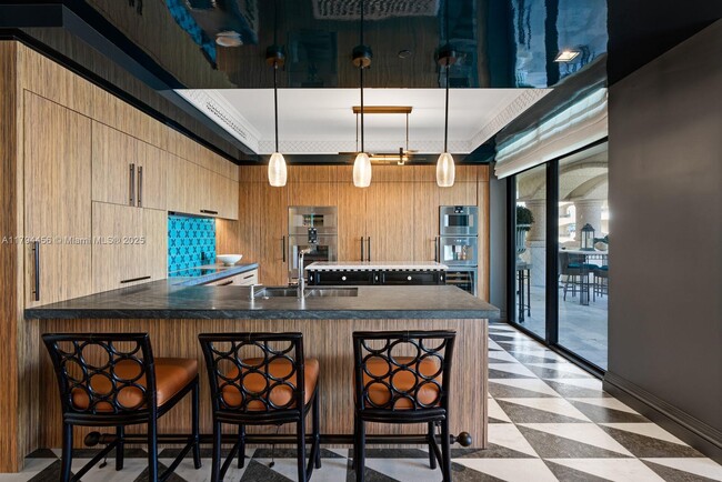 Building Photo - 7041 Fisher Island Dr