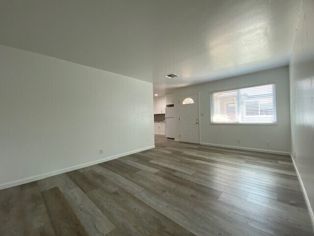 Building Photo - Beautiful Duplex in Rockin, CA!