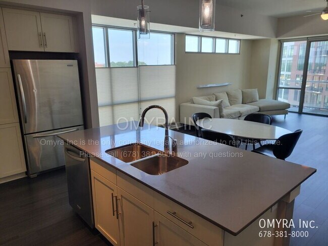 Building Photo - Stunning 3-Bedroom Midtown Condo with City Views!