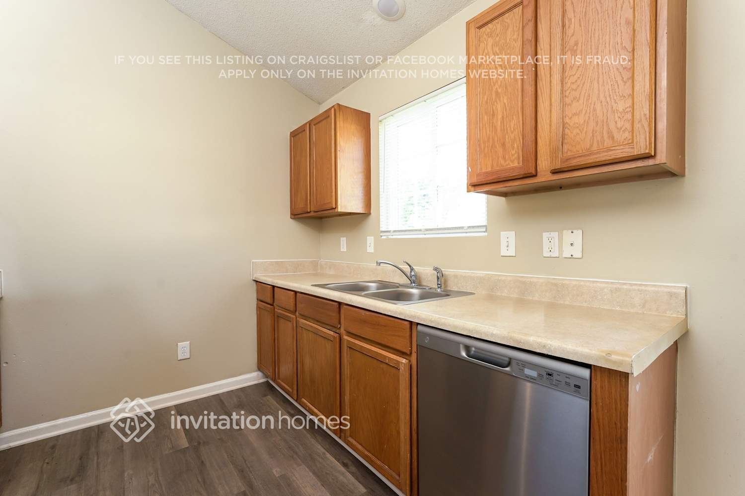 Building Photo - 3789 Foxton Dr